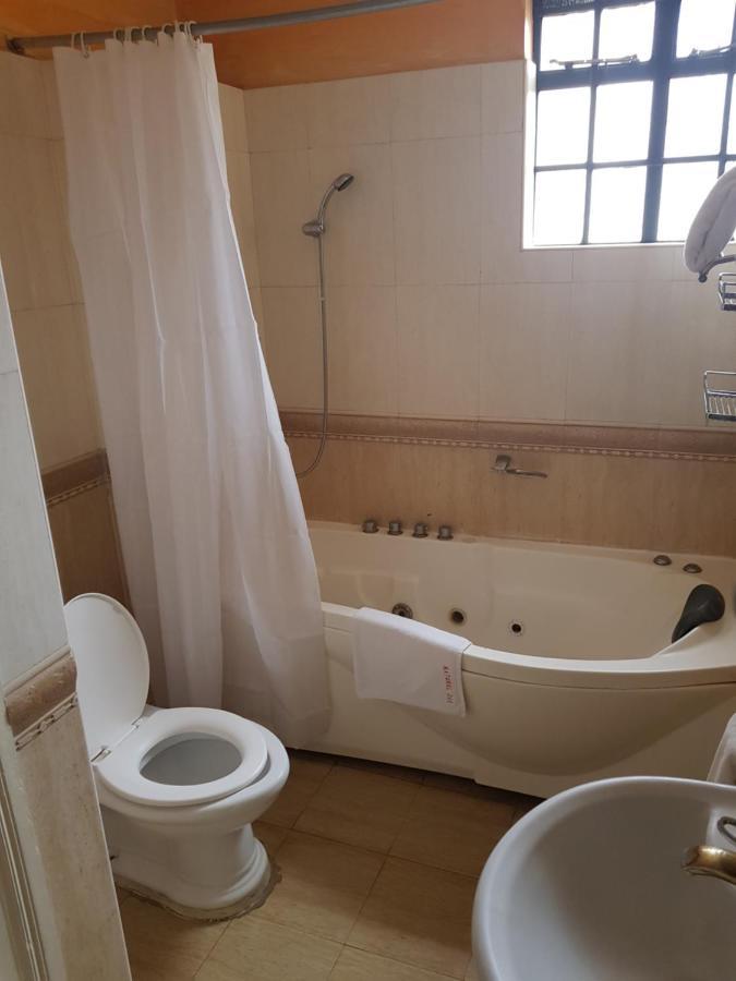 Natural Oak Apartments ไนโรบี ภายนอก รูปภาพ